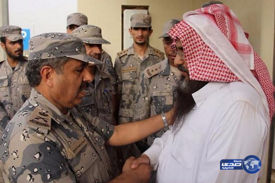 المدير العام لحرس الحدود ينقل تعازي القيادة لأسرة وذوي الشهيد الكعبي