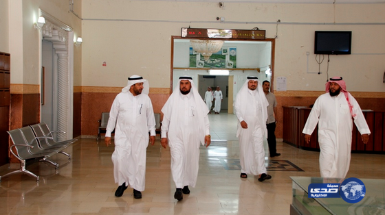 مدير الجامعة المكلف يتفقد سير بداية  العام الجامعي