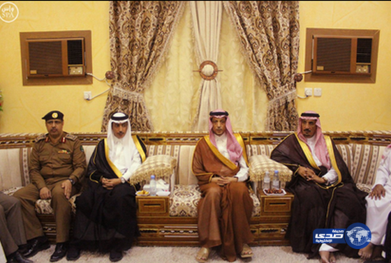 محافظ بيشة ينقل تعازي القيادة لأسرة الطيار الحارثي