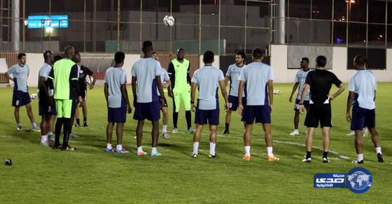 نادي  لخويا القطري من مطار الرياض لملعب التدريب