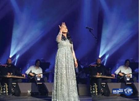 أحلام لجمهورها في «الأولمبيا» بباريس: «أكثر من أول أحبك»