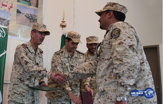 لواء الامام محمد بن سعود الالي بوزارة الحرس الوطني يحتفل بتخريج دورة الفرد الأساسي رقم(9)