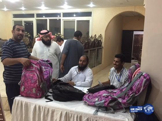 خيرية العيون توزع أكثر من 400 حقيبة مدرسية على مستفيديها‎