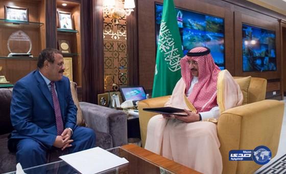 رسالة لخادم الحرمين الشريفين من الرئيس اليمني تسلمها سمو الأمير محمد بن نايف