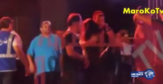 فيديو: فتاة تحتضن سعد لمجرد على مسرح مهرجان صفاقس