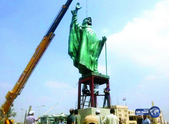 مصر تنتهي من تثبيت تمثال الشيخ زايد