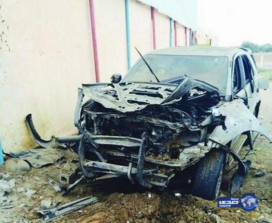 تعرض ٣ سيارات لمقذوف عسكري من داخل الأراضي اليمنية أثناء سيرها في الطوال