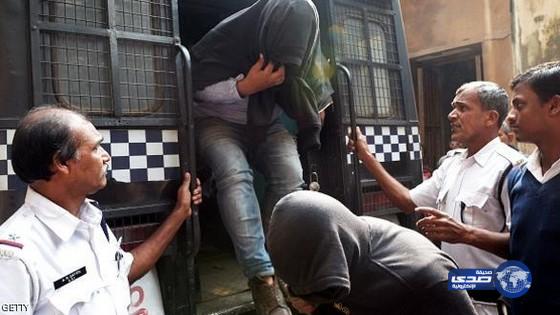 سجن 3 أشخاص 20 عاما لاغتصابهم طالبة