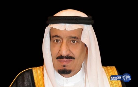 خادم الحرمين يأمر بإلحاق الدارسين على حسابهم الخاص في امريكا ببرنامج الابتعاث الخارجي وتحمل الدولة نفقات علاج المواطنين والمواطنات