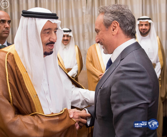 خادم الحرمين يستقبل عددًا من الشخصيات الإسلامية بالولايات المتحدة الأمريكية