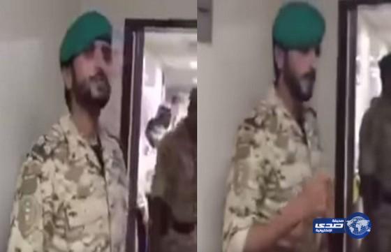 بالفيديو: نجل ملك البحرين يتوعَّد بقتل 5 حوثيين مقابل كل شهيد بحريني