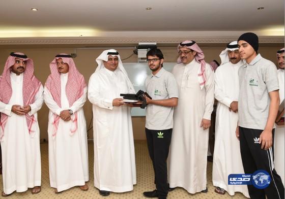 تكريم المدارس المشاركة في الأعمال التطوعية بتعليم عسير