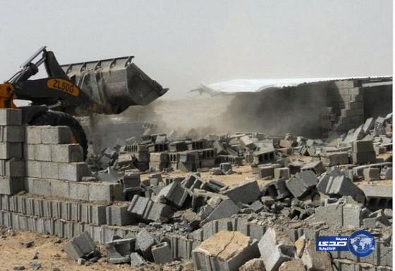 إزالة أحواش مخالفة بدون صكوك شرعية بمكة المكرمة