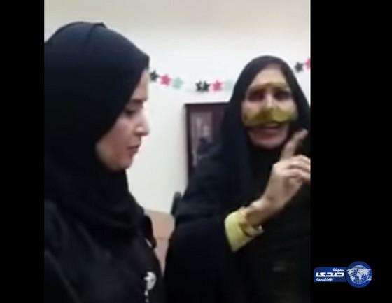 أم شهيد إماراتي : نتمنى نحارب باليمن‬(فيديو)