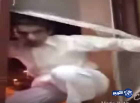 الصحة تعلق على فيديو المريض المتسلل(فيديو)