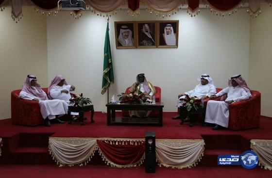 بالصور :محافظ ٲضم يعقد الاجتماع عن احتياجات الشباب‎