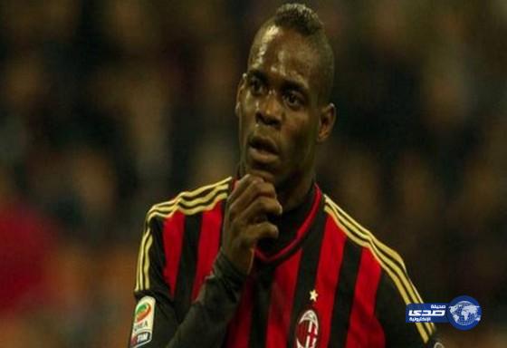 الشرطة الايطالية تسحب رخصة السياقة من بالوتيلي