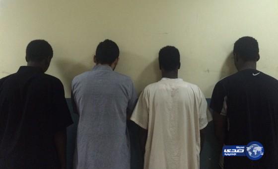 تحريات شرطة منطقة الرياض تنجح في ضبط لصوص الصيدليات والمحال التجارية