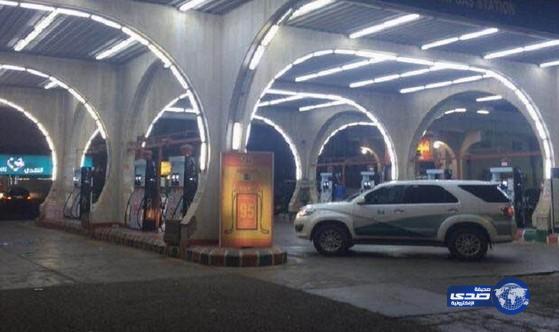 بلاغ مواطن يقود التجارة لإغلاق محطتي وقود مخالفتين بجدة