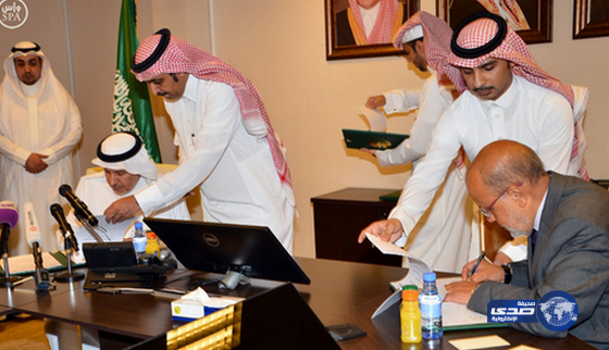 الدكتور عبدالله الربيعة يوقع ثلاثة برامج تنفيذية لتقديم المساعدات الإنسانية لليمن