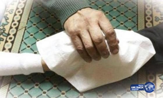 عامل ينتحل صفة “مأذون شرعي” ليزوج القاصرات بعقود مزورة!