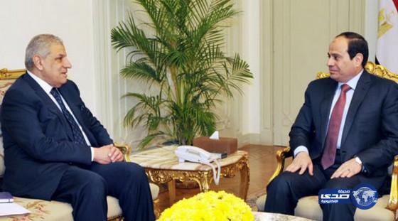 الرئيس المصري يقبل استقالة حكومة إبراهيم محلب و ويكلفها بتسيير الأعمال