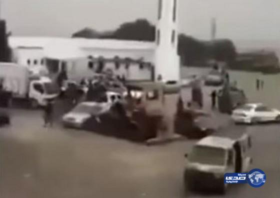 فيديو مثير لحوثي يصور لحظة مقتله في قصف جوي!