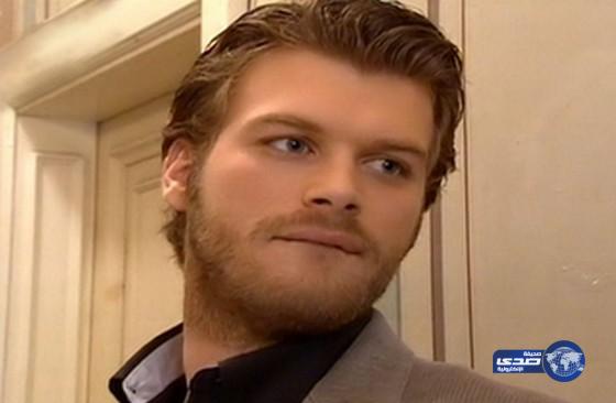 مهند التركي يغضب معجباته؟