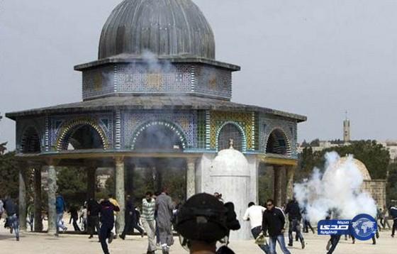 بالفيديو .. لحظة اقتحام قوات الاحتلال الاسرئيلي للمسجد الأقصى