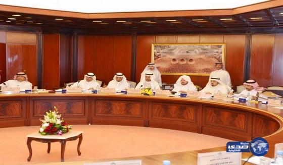 جرائم الاحتيال وخيانة الأمانة في التعاملات المالية على طاولة الشورى