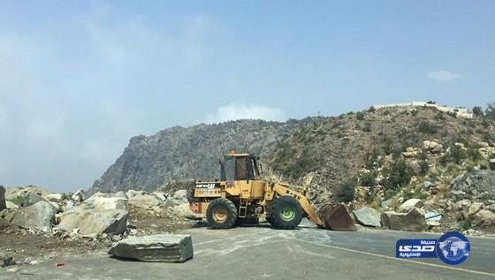 إغلاق طريق عقبة حزنه في الباحة