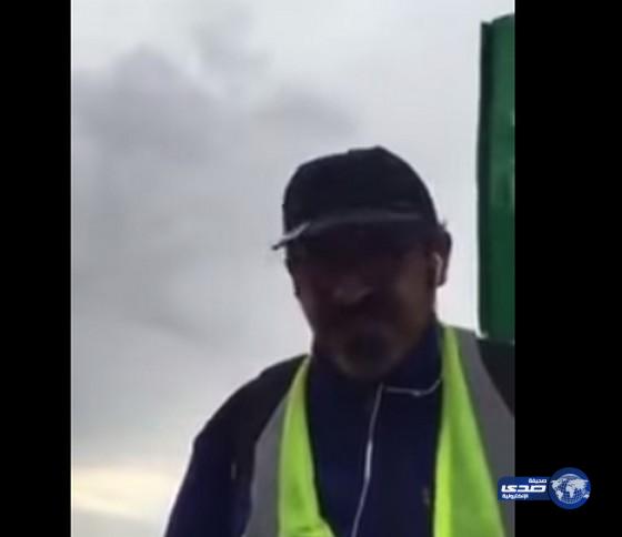 ستيني سعودي يسير من الرياض إلى مكة سيراً على الاقدام(فيديو)