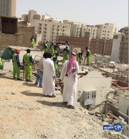 بلدية أجياد تزيل بيوت شعبية مخالفه في جبل المصافي(صور)‎