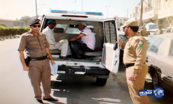 شرطة الباحة تطيح بـ 1495 مخالفاً وتعيد 386 سيارة مخالفة لأنظمة الحج