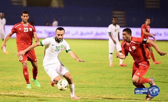 فلسطين تتمسك بحقها في اللعب بأرضها أمام الأخضر