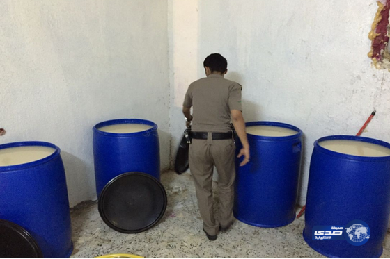 ضبط مصنع للخمور بالعشيماء في جازان