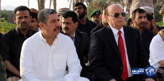 هادي يؤدي  صلاة العيد وسط أجواء احتفالية في عدن