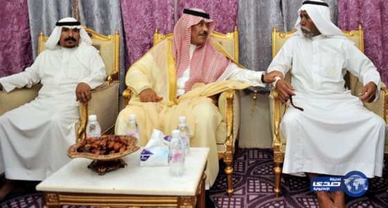 أمير الباحة ينقل تعازي القيادة لأسرة شهيد الواجب الشيخي