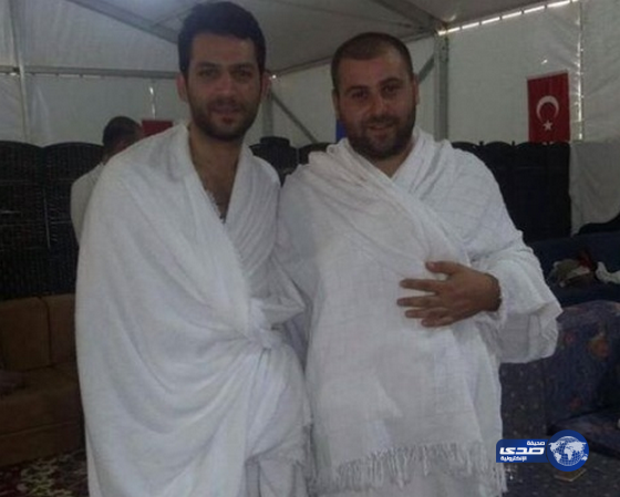 الفنان التركي مراد يلدرم ينجو من حادثة التدافع بالحج