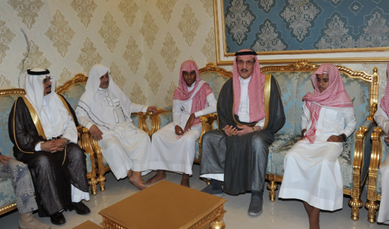 أمير منطقة جازان يعزي ذوي شهيد الواجب العقيد العقيلي