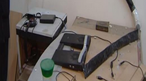 بالفيديو.. اللقطات الأولى من داخل شقة الداعشي عقيل المطيري عقب مقتله داخلها