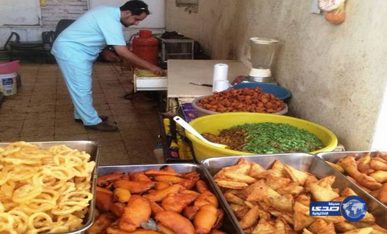 إغلاق 10 مطاعم مخالفة للاشتراطات في الطائف