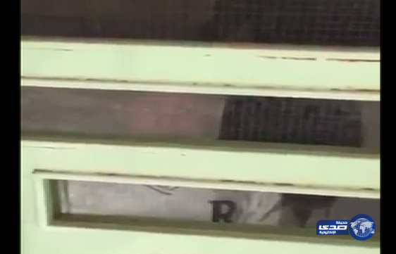 “ابتدائية” تغلق أبوابها على طفل غلبه النعاس داخلها(فيديو)