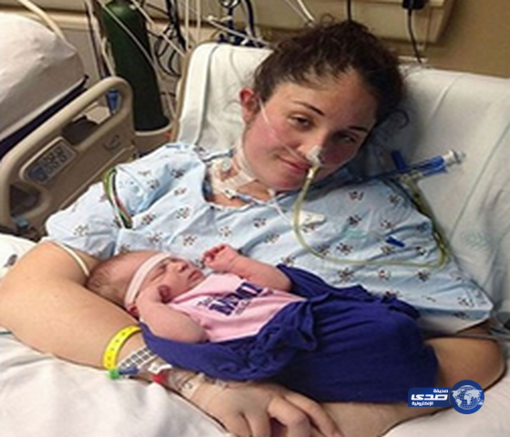 أم تفيق من غيبوبتها بعد سماع بكاء طفلتها..