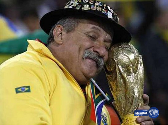 وفاة أشهر مشجع في تاريخ المنتخب البرازيلي(صور)