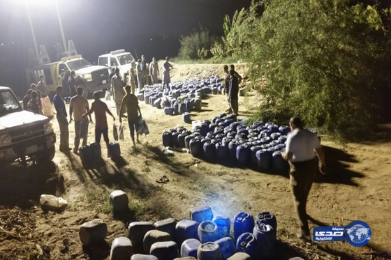 شرطة جازان تطيح بـ4 معامل خمور في بيش (صور)