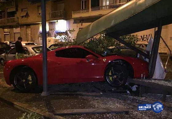 مدافع يوفنتوس يرتطم بمحطة للحافلات بعد تعاطيه الكحول