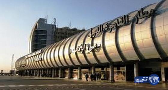 توقيف سعودية تعدَّت بالسب والضرب على شرطيين بمطار القاهرة