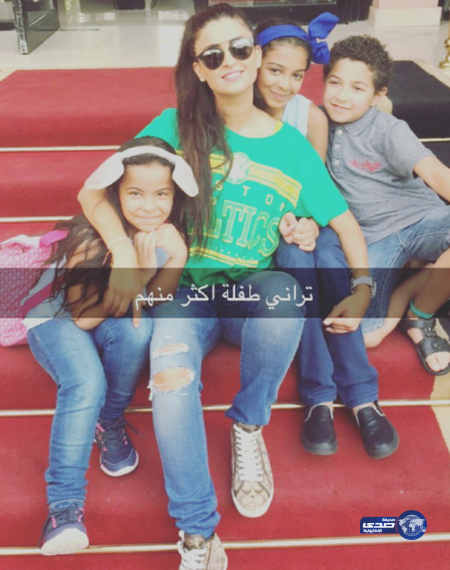 علا الفارس ..تلتقط صورة بريئة