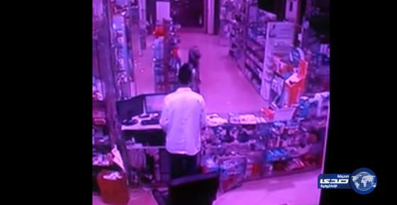 سطو مسلح على صيدلية في مدينة الرس (فيديو)
